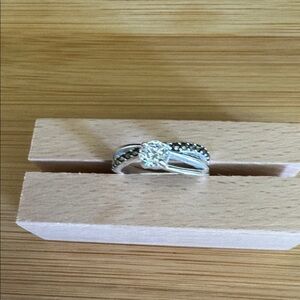 Elegant Silver Diamond Ring size5.5